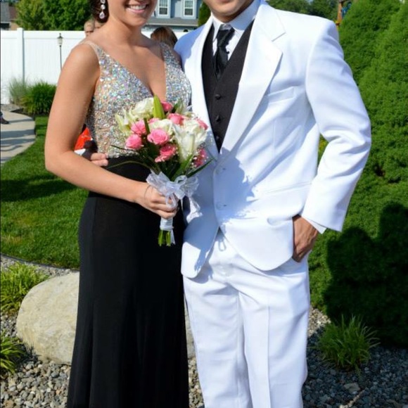 Black and beaded prom dress - Picture 3 of 6